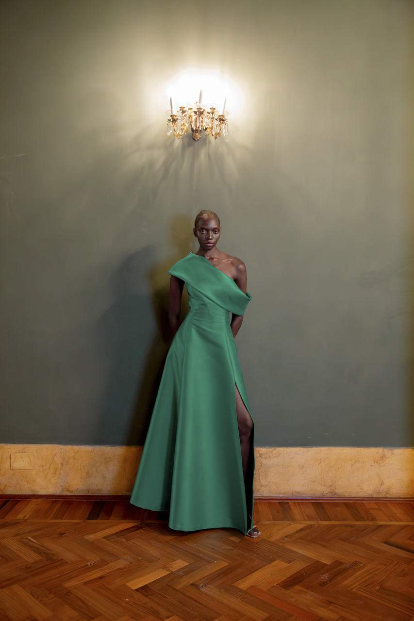 Nuova Collezione Abito lungo in mikado con scollo asimmetrico ELISABETTA DORI