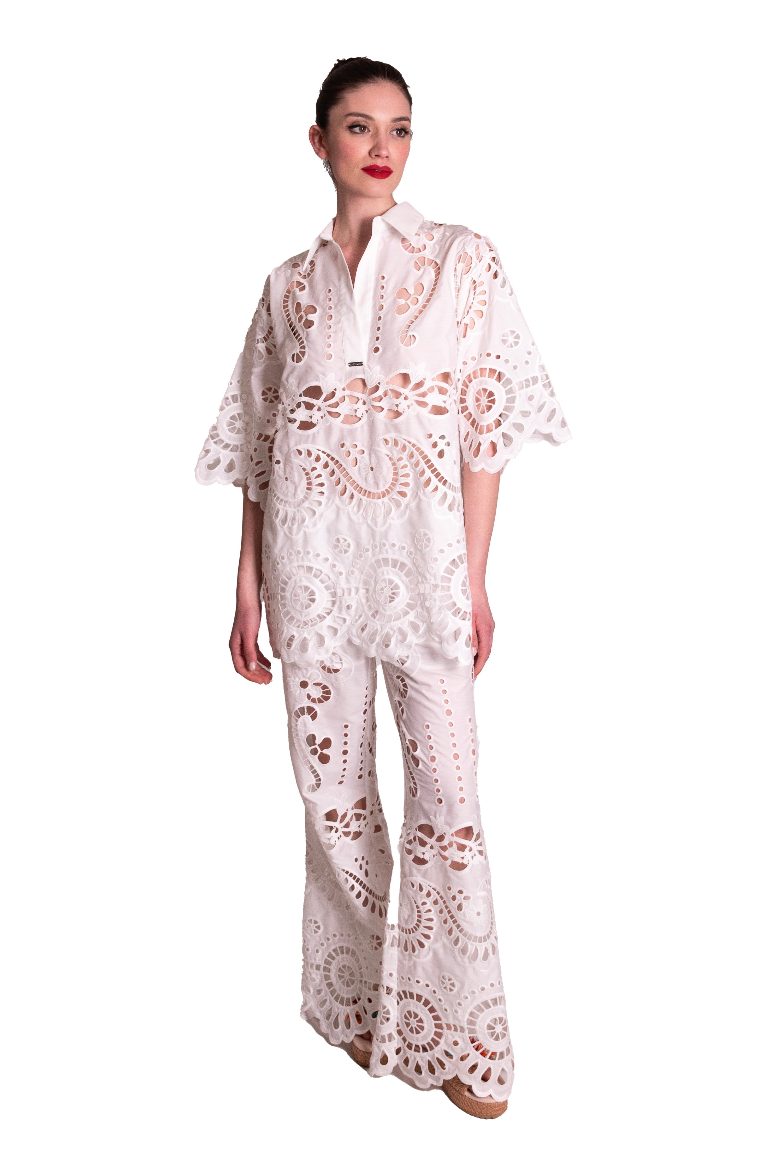 Pantaloni di cotone con ricami traforati LAFTY LIE