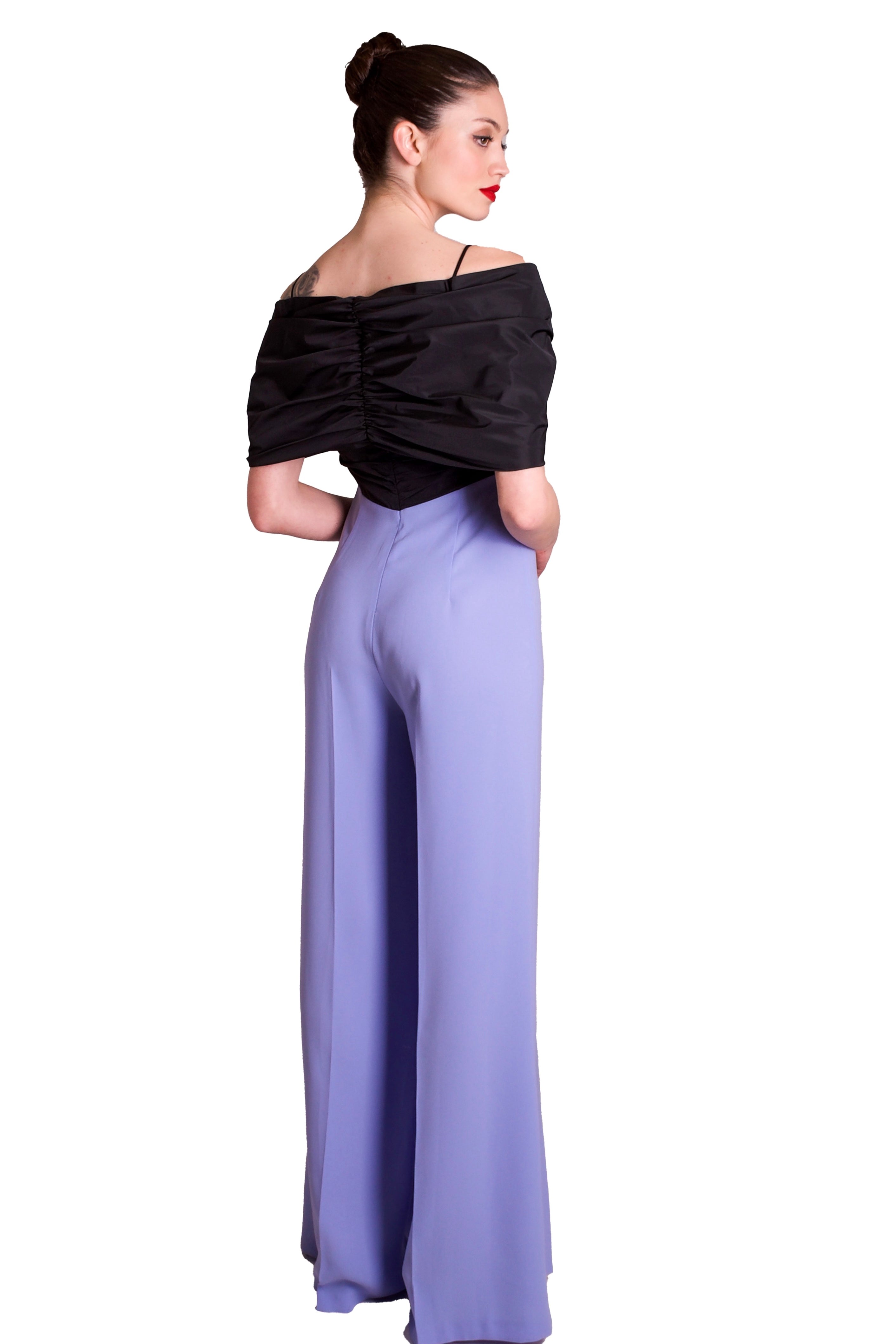 Tuta in crepe grezza dettaglio Fiocco ALBA CONDE