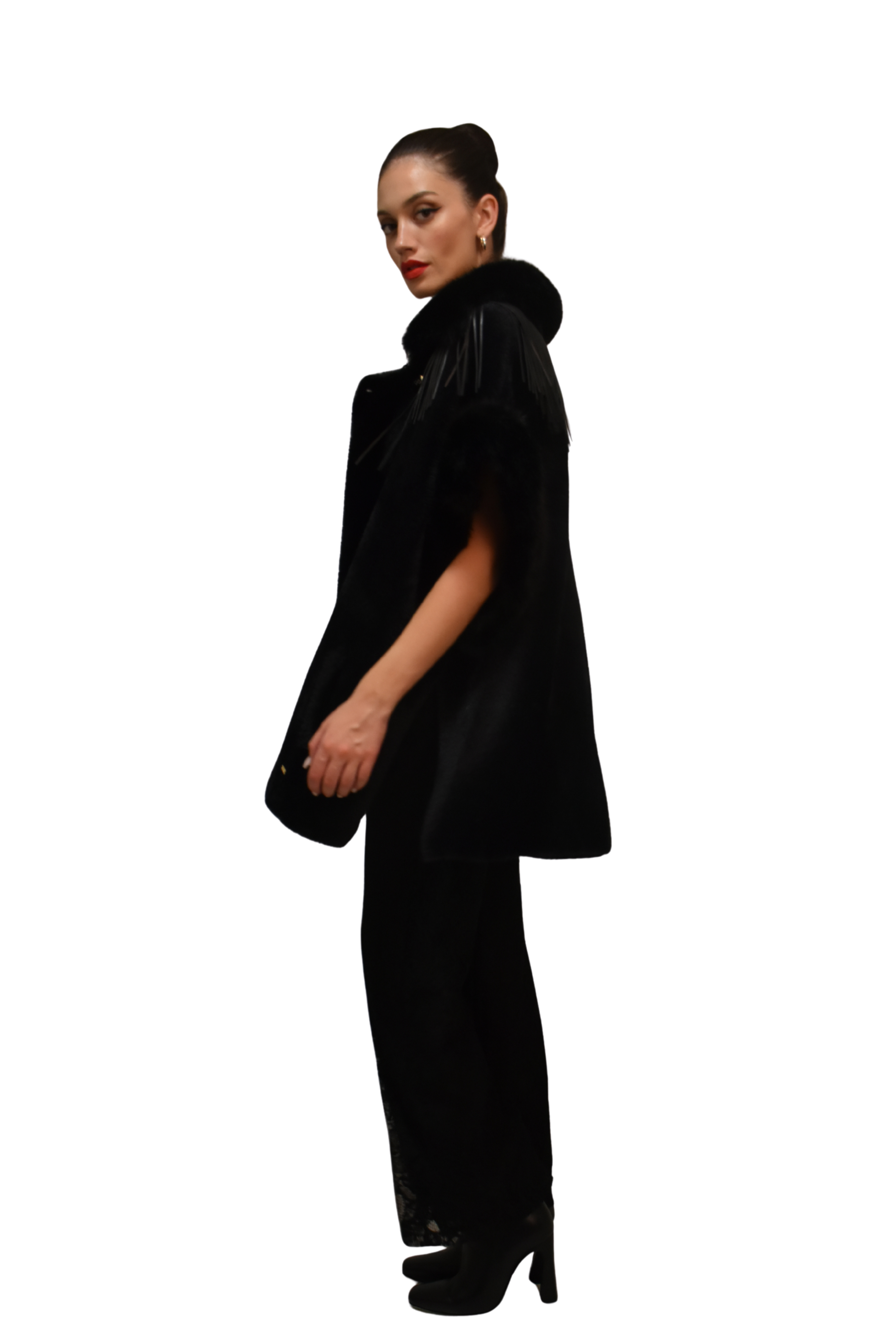 Cappa in maglia con inserti in ecofur e frange PHO
