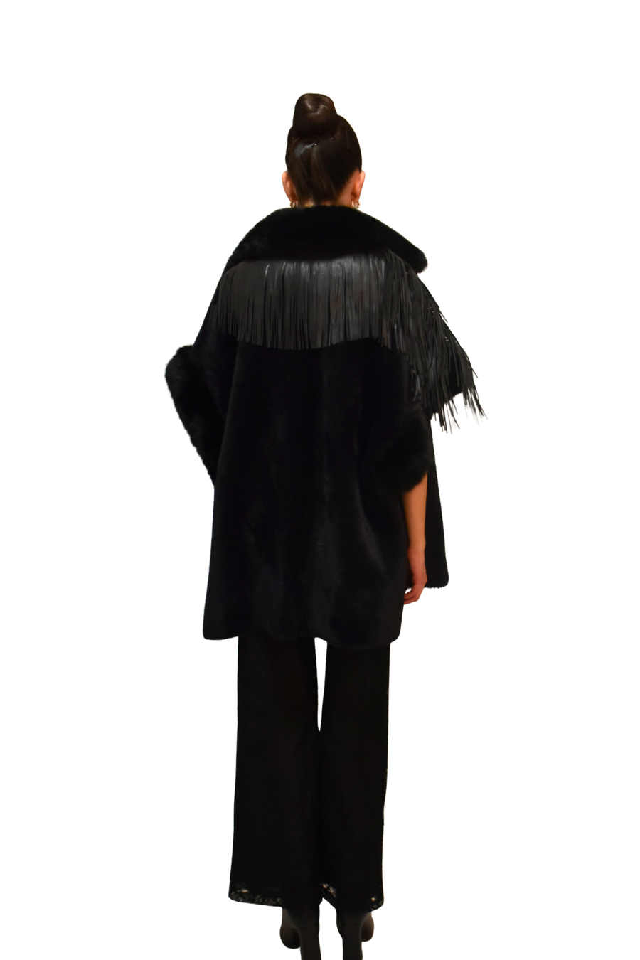 Cappa in maglia con inserti in ecofur e frange PHO