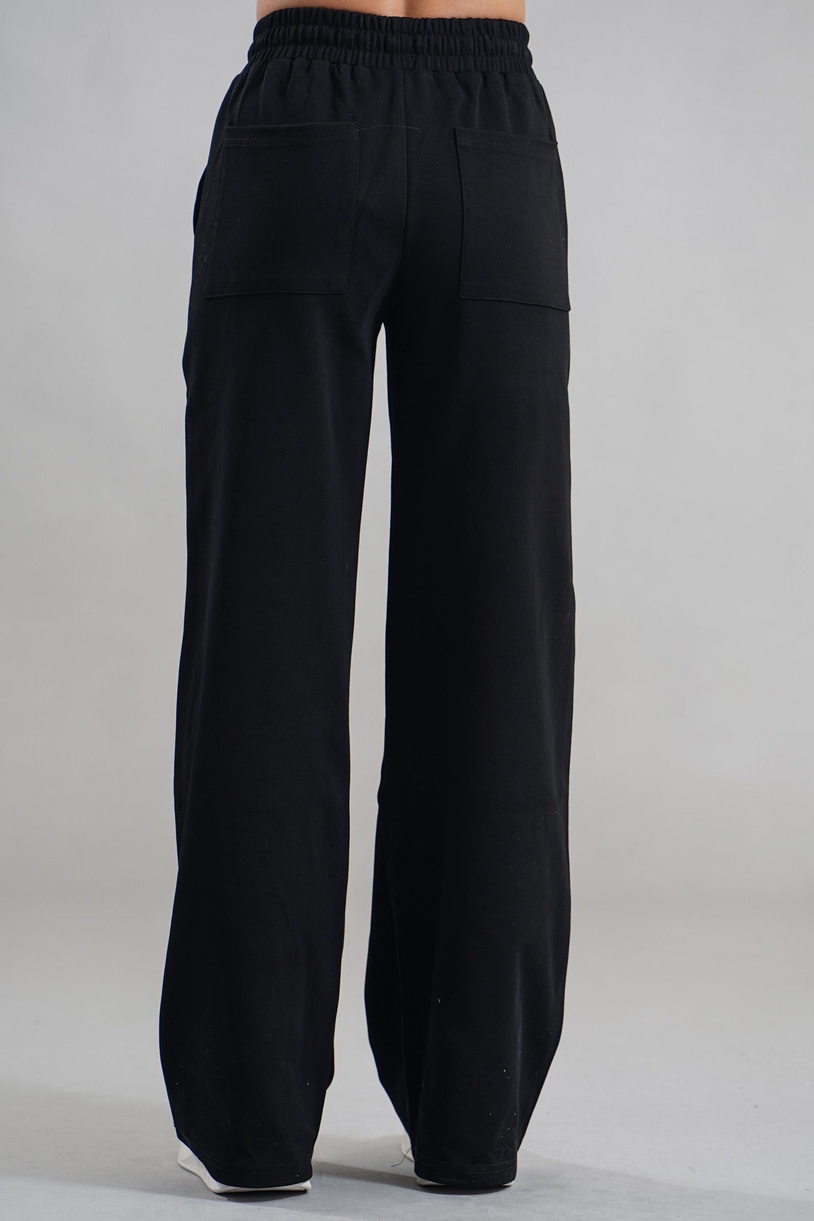 Pantaloni larghi di felpa LAFTY LIE