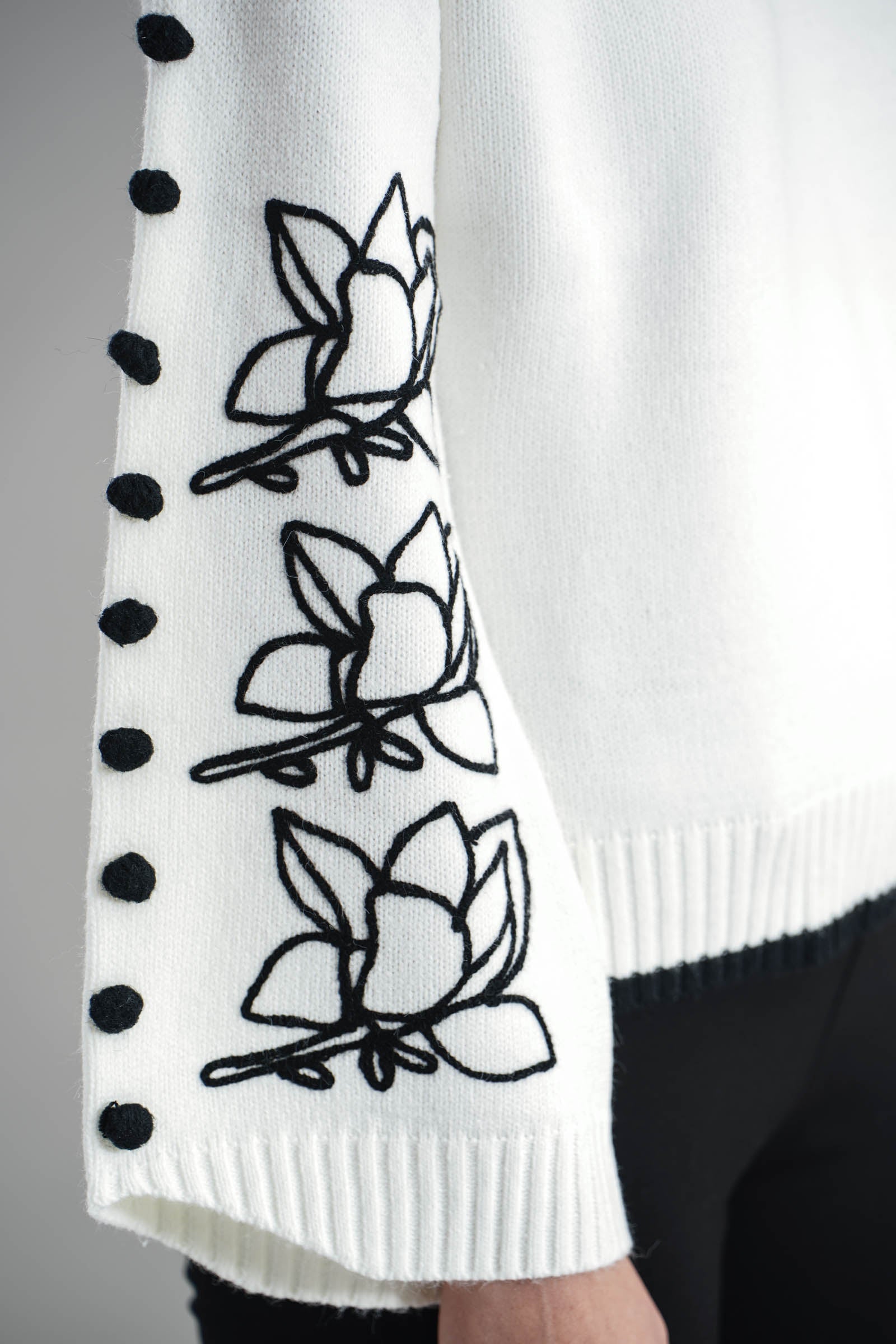 Maglia con ricami a rilievo Z.O.E.