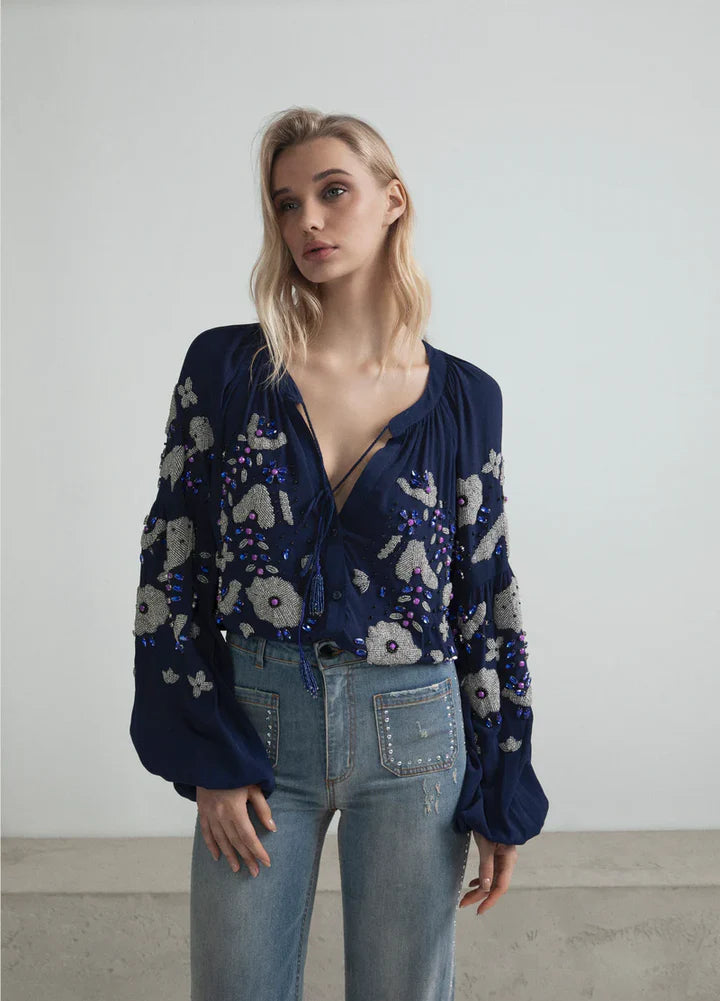 Blusa ricamata a mano con cristalli e nappine ODI ET AMO