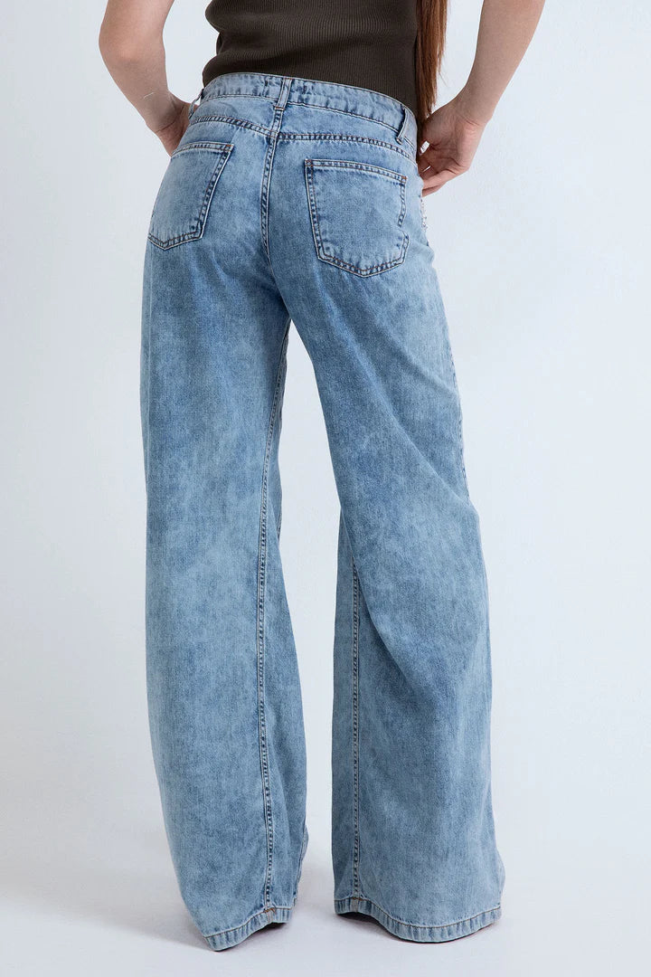 Nuova Collezione Jeans in denim largo con applicazioni strass ODI ET AMO
