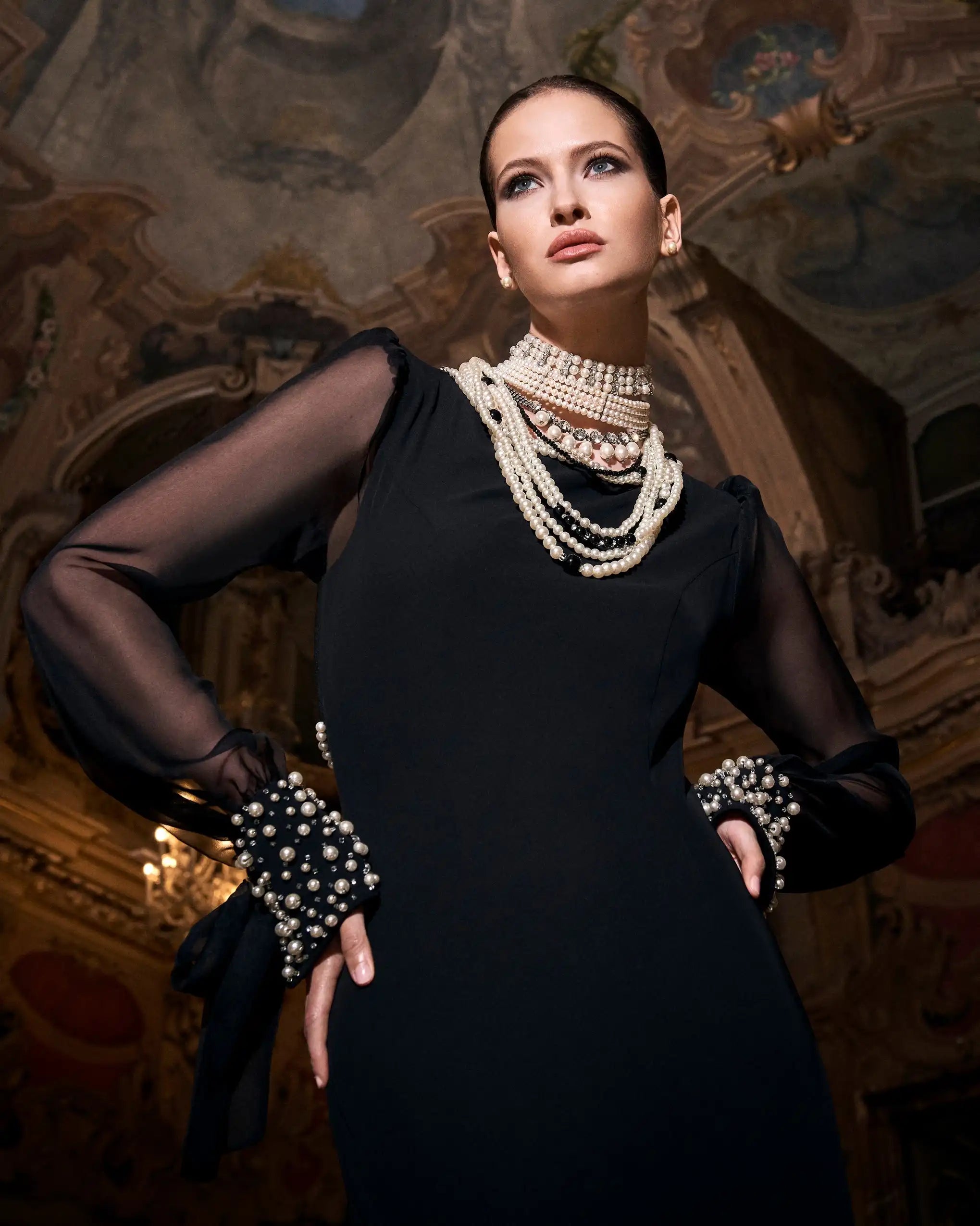 Nuova Collezione Abito lungo in cady con collana di perle GIANNI MOLARO