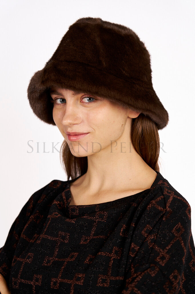 Cappello in ecopelliccia moka PHO