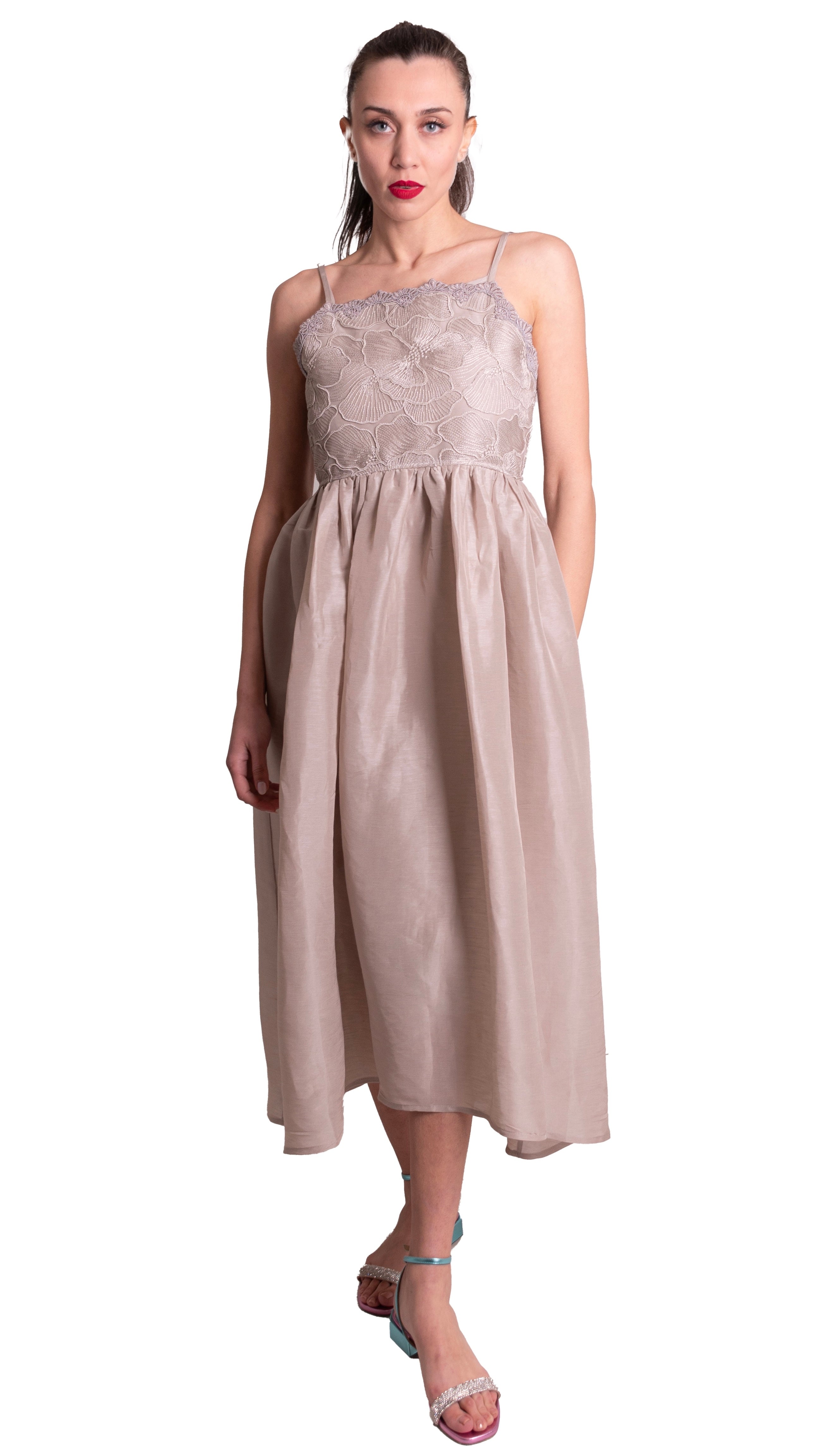 Abito Lungo Svasato Con pettorina In Pizzo MAURIZIO