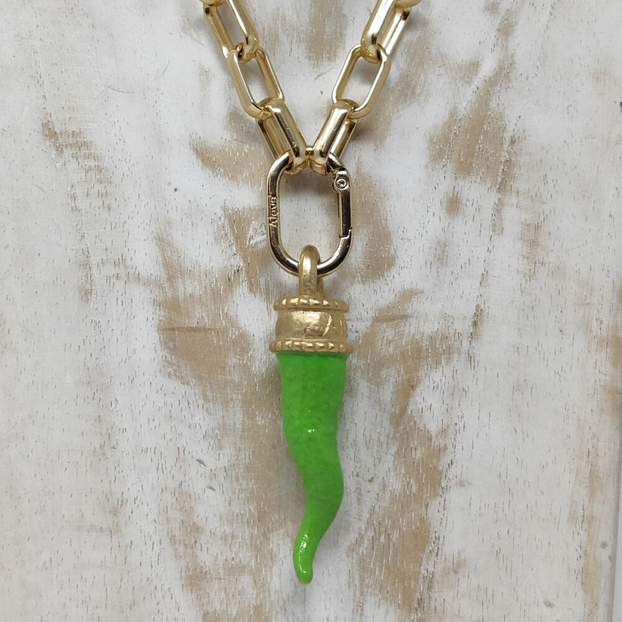 Ciondolo corno metallo vernice verde e oro ALEVA' BIJOUX