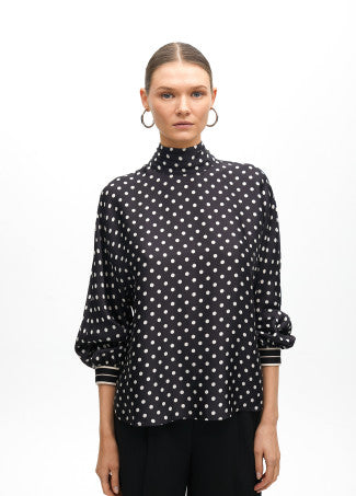 Nuova Collezione Blusa collo alto a pois LOLA CASADEMUNT