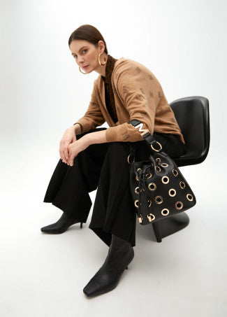 Nuova Collezione Borsa con Occhielli Metallici Circolari LOLA CASADEMUNT