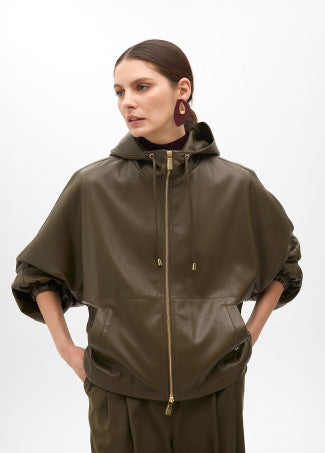Bomber Effetto Pelle con Maniche Pipistrello e Cappuccio LOLA CASADEMUNT
