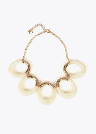 Collana ovale che combina metallo e acrilico LOLA CASADEMUNT