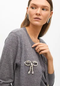 Cardigan effetto twin-set con fiocco gioiello LOLA CASADEMUNT