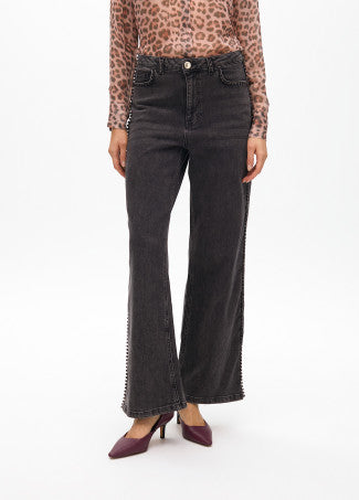 Nuova Collezione Jeans larghi in denim dettaglio borchie LOLA CASADEMUNT