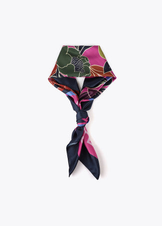 Nuova Collezione Foulard con stampa floreale LOLA CASADEMUNT