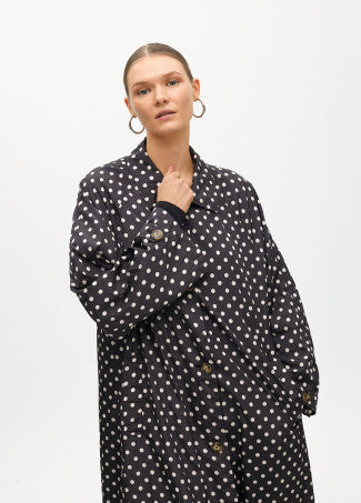 Nuova Collezione Trench lungo e leggero a pois LOLA CASADEMUNT
