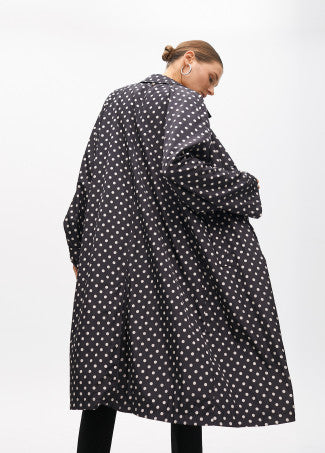 Nuova Collezione Trench lungo e leggero a pois LOLA CASADEMUNT
